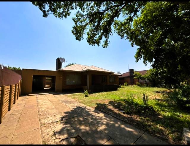 4 BEDROOM HOUSE FOR SALE IN VANDERBIJLPARK CE 2